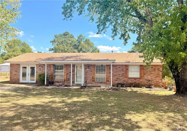 Single family home for sale at 503 Hornet Est Rd, London, AR 72847 | MLS# 1361116