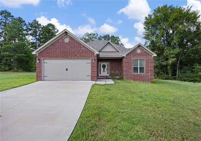 Photo 2 of Single family home for sale at 113 Rachel Cir, Russellville, AR 72802 | MLS# 1361117 | Listing updated on 2026-09-09