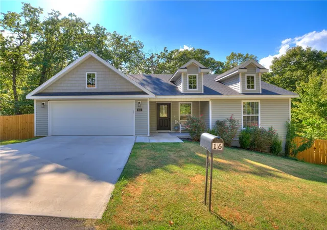 Photo 1 of Single family home for sale at 16 Lanark Cir, Bella Vista, AR 72715 | MLS# 1360987 | Listing updated on 2026-09-04