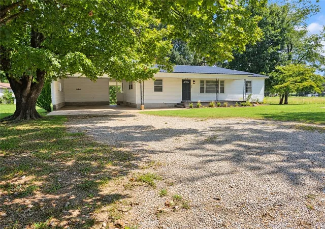 Photo 3 of Single family home for sale at 8677 S Highway 7, Harrison, AR 72601 | MLS# 1361131 | Listing updated on 2026-09-04
