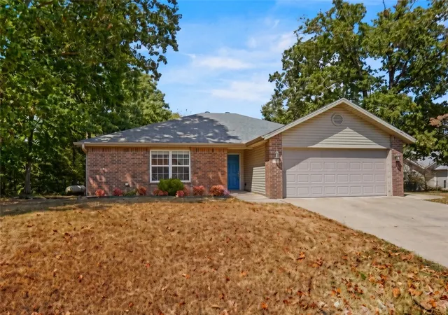 Photo 1 of Single family home for sale at 3 Webbly Ln, Bella Vista, AR 72714 | MLS# 1360316 | Listing updated on 2026-09-12