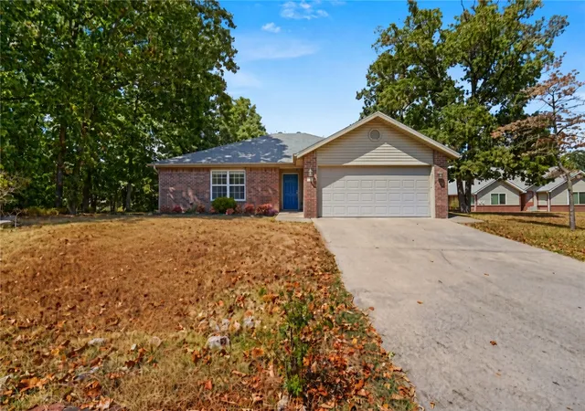 Photo 2 of Single family home for sale at 3 Webbly Ln, Bella Vista, AR 72714 | MLS# 1360316 | Listing updated on 2026-09-12