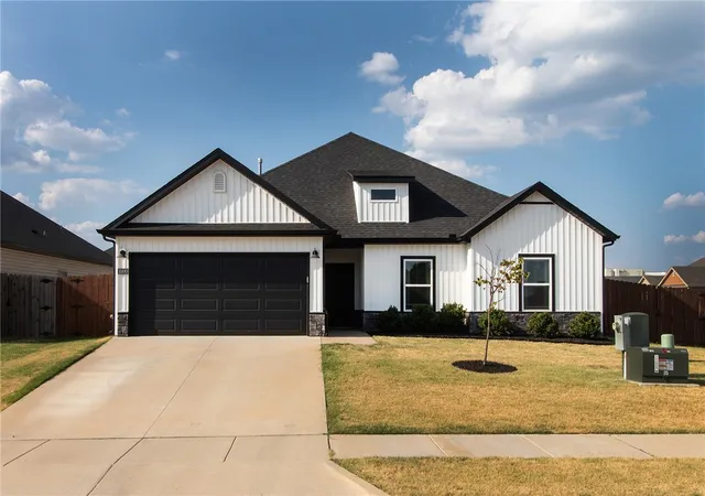 Photo 1 of Single family home for sale at 1000 Sunshine Ct, Centerton, AR 72719 | MLS# 1361008 | Listing updated on 2026-09-13