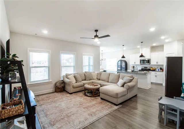 Photo 3 of Single family home for sale at 1000 Sunshine Ct, Centerton, AR 72719 | MLS# 1361008 | Listing updated on 2026-09-13