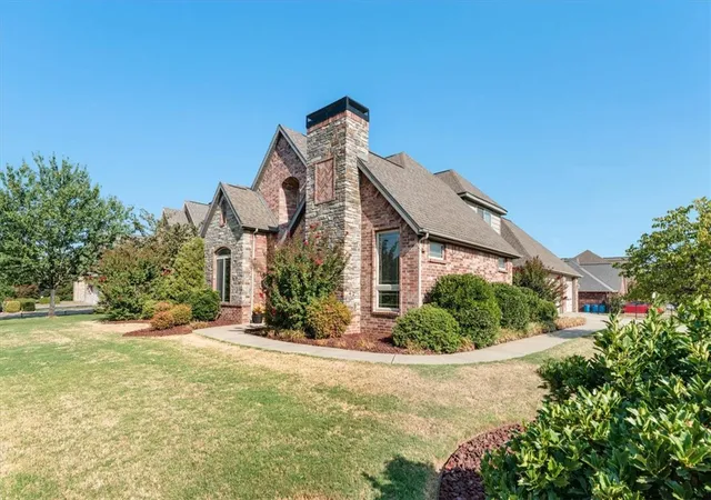 Photo 2 of Single family home for sale at 1700 SW Gosford Ave, Bentonville, AR 72713 | MLS# 1360711 | Listing updated on 2026-10-18