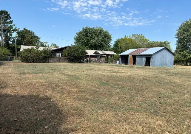 Photo 3 of Single family home for sale at 525 Zion St, Lowell, AR 72745 | MLS# 1361136 | Listing updated on 2026-09-14