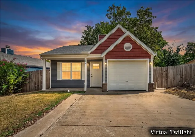 Photo 1 of Sale Pending at 204 Nw J St, Bentonville, AR 72712 | MLS# 1360648 | Listing updated on 2026-09-04