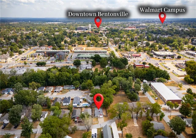 Photo 2 of Sale Pending at 204 Nw J St, Bentonville, AR 72712 | MLS# 1360648 | Listing updated on 2026-09-04