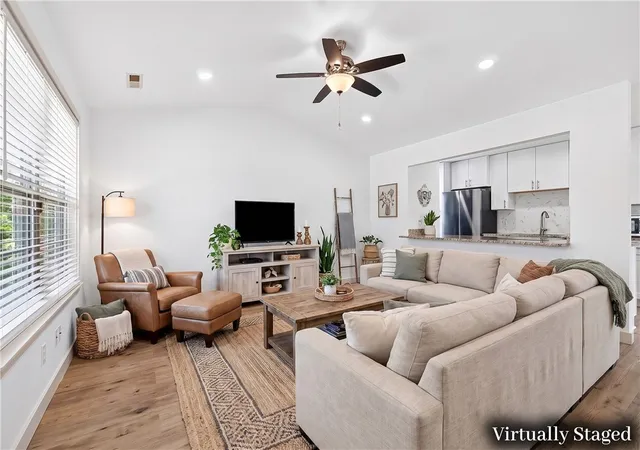 Photo 3 of Sale Pending at 204 NW J St, Bentonville, AR 72712 | MLS# 1360648 | Listing updated on 2026-09-04