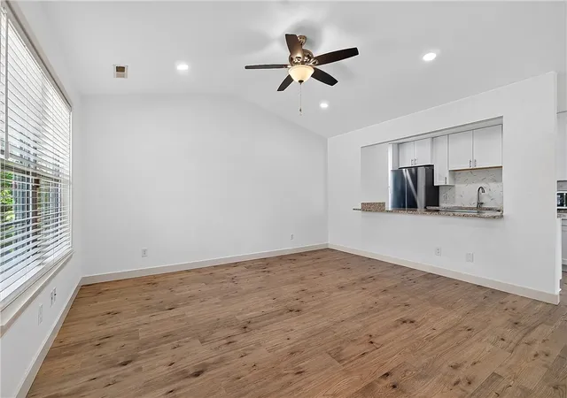 Photo 4 of Sale Pending at 204 NW J St, Bentonville, AR 72712 | MLS# 1360648 | Listing updated on 2026-09-04
