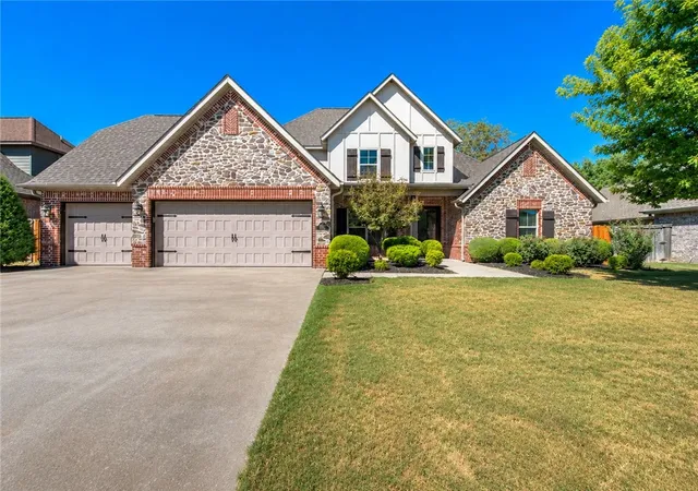 Photo 1 of Single family home for sale at 6206 S 29th Street, Rogers, AR 72758 | MLS# 1360880 | Listing updated on 2026-10-20