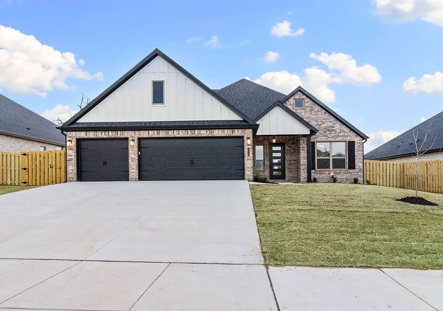 Photo 2 of Single family home for sale at 1510 Lookout Ln, Cave Springs, AR 72718 | MLS# 1361156 | Listing updated on 2026-10-05