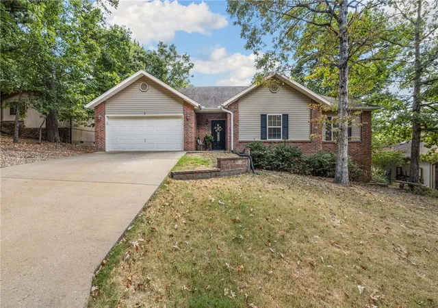 Photo 1 of Single family home for sale at 3 Reed Ln, Bella Vista, AR 72714 | MLS# 1360781 | Listing updated on 2026-09-13