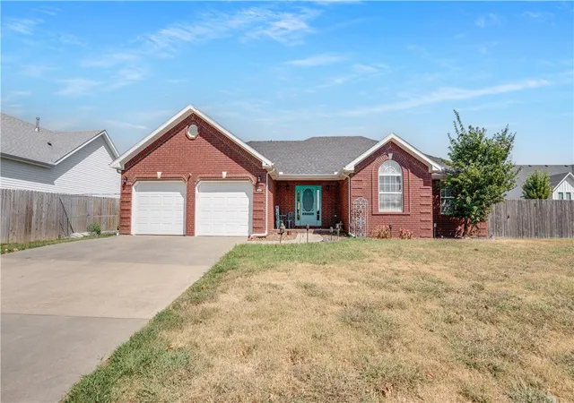 Photo 3 of Single family home for sale at 808 E Parks St, Prairie Grove, AR 72753 | MLS# 1360701 | Listing updated on 2026-09-04