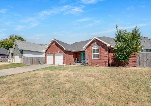 Photo 3 of Single family home for sale at 808 E Parks St, Prairie Grove, AR 72753 | MLS# 1360701 | Listing updated on 2026-09-04