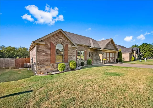Photo 2 of Single family home for sale at 593 Parkside Cvs, Springdale, AR 72764 | MLS# 1360707 | Listing updated on 2026-09-08