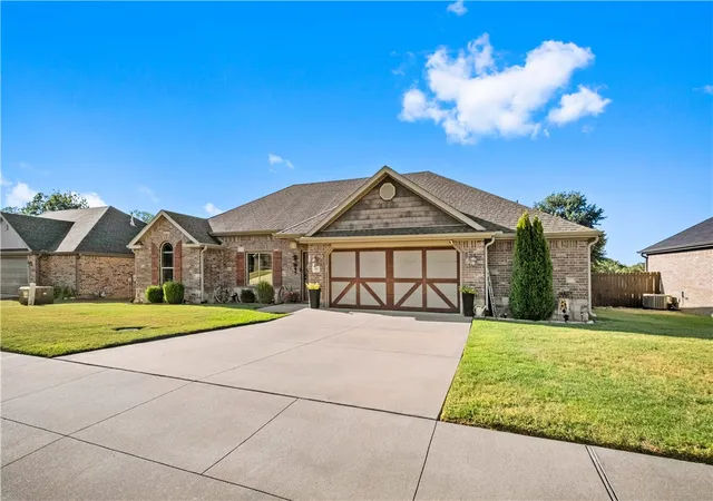 Photo 3 of Single family home for sale at 593 Parkside Cvs, Springdale, AR 72764 | MLS# 1360707 | Listing updated on 2026-09-08