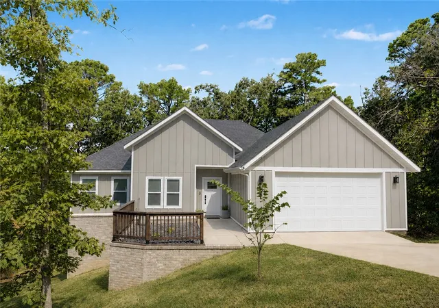 Photo 1 of Single family home for sale at 5 N Kinver Ln, Bella Vista, AR 72714 | MLS# 1361178 | Listing updated on 2026-09-04