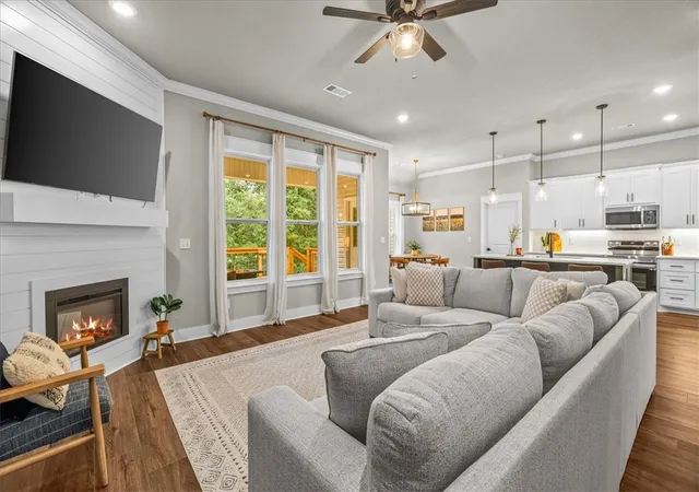 Photo 3 of Single family home for sale at 5 N Kinver Ln, Bella Vista, AR 72714 | MLS# 1361178 | Listing updated on 2026-09-04