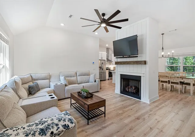 Photo 3 of Single family home for sale at 13 Berwick Ln, Bella Vista, AR 72714 | MLS# 1361219 | Listing updated on 2026-09-08
