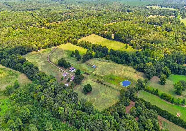 Photo 3 of Single family home for sale at 432 Cr 3355, Clarksville, AR 72830 | MLS# 1361172 | Listing updated on 2026-09-11