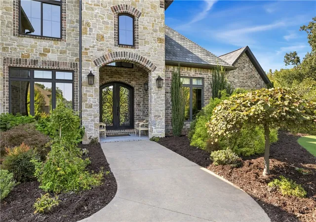 Photo 3 of Sale Pending at 11321 Pembrook Cir, Bentonville, AR 72712 | MLS# 1360808 | Listing updated on 2026-09-12