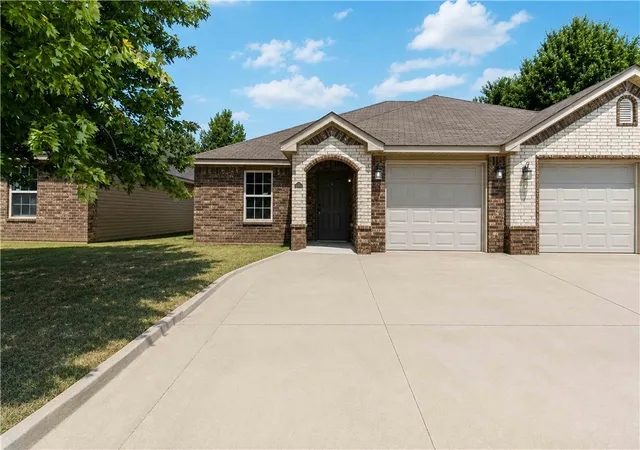 Photo 1 of Condo for sale at 3302 Sw Victoria Pl #D, Bentonville, AR 72712 | MLS# 1361256 | Listing updated on 2026-09-13