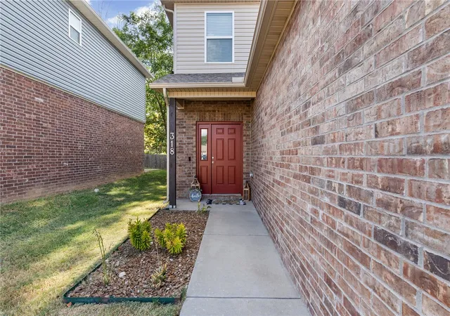 Single family home for sale at 318 Mayflower St, Lowell, AR 72745 | MLS# 1361140