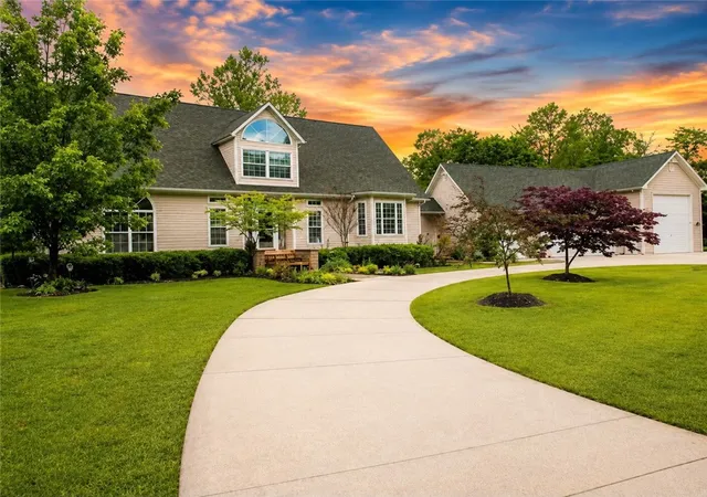 Photo 1 of Single family home for sale at 2 Wild Turkey Dr, Holiday Island, AR 72631 | MLS# 1361120 | Listing updated on 2026-09-08