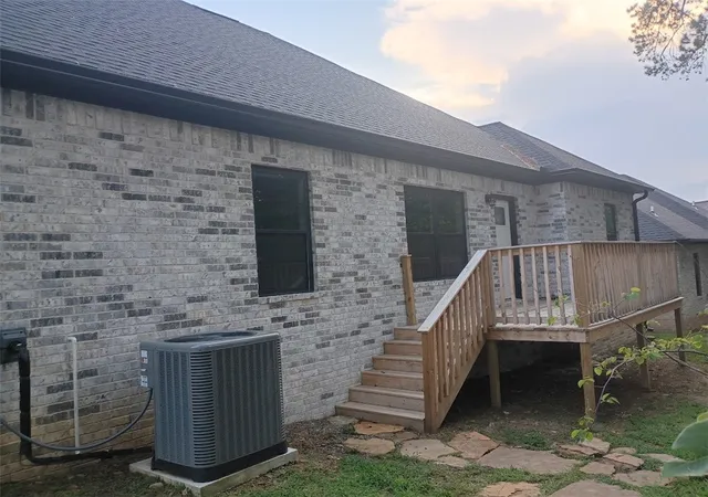 Photo 3 of Single family home for sale at 139 Harbor Cir, Russellville, AR 72802 | MLS# 1361274 | Listing updated on 2026-09-05