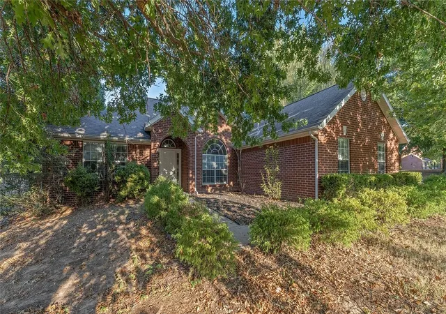 Single family home for sale at 1524 N Plantation Ave, Fayetteville, AR 72704 | MLS# 1361273 | Listing updated on 2026-09-08