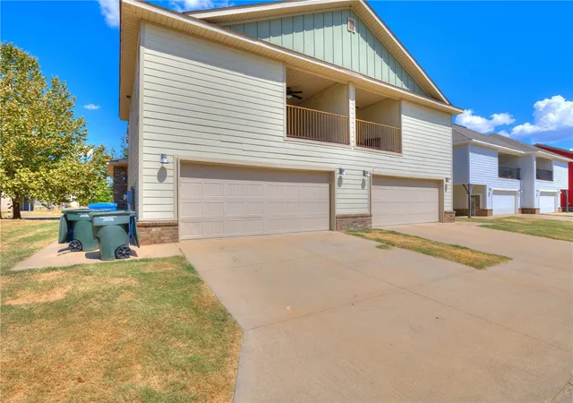 Photo 3 of House for sale at 4131-4133 W Santa Maria Ln, Fayetteville, AR 72704 | MLS# 1360988 | Listing updated on 2026-10-06