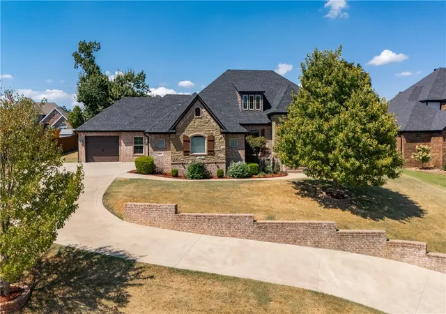 Photo 3 of Single family home for sale at 2105 Nw Small Oaks St, Bentonville, AR 72712 | MLS# 1360919 | Listing updated on 2026-09-06