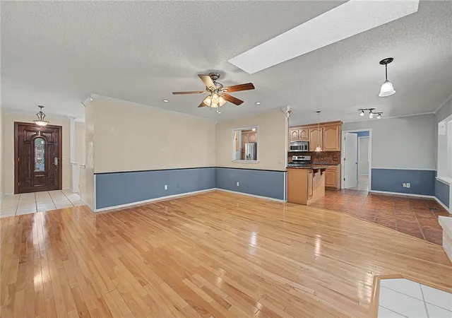 Photo 4 of Sale Pending at 21 Kensington Dr, Bella Vista, AR 72715 | MLS# 1361114 | Listing updated on 2026-09-14