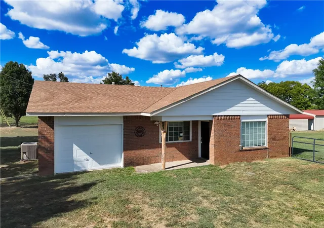 Single family home for sale at 81232 4775 Road, Stilwell, OK 74960 | MLS# 1361301