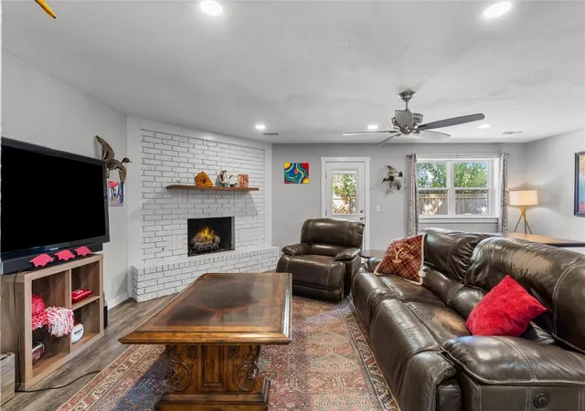 Photo 2 of Single family home for sale at 1100 S 27th Street, Rogers, AR 72758 | MLS# 1361194 | Listing updated on 2026-09-17