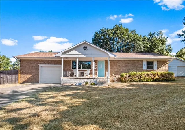 Photo 1 of Single family home for sale at 336 Eastwood Dr, Prairie Grove, AR 72753 | MLS# 1361043 | Listing updated on 2026-09-12