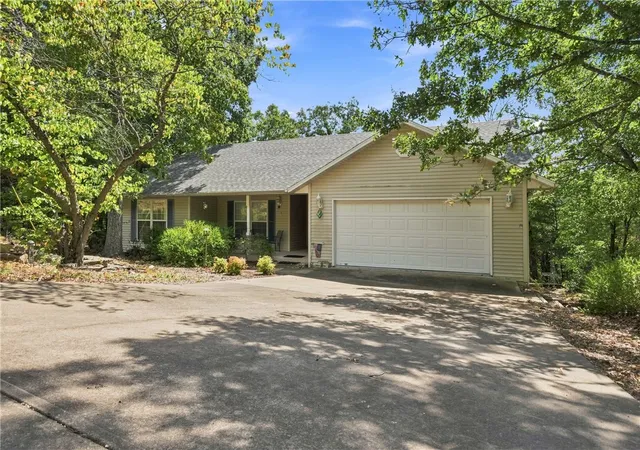 Photo 1 of Single family home for sale at 16 Twin Peak Dr, Holiday Island, AR 72631 | MLS# 1361310 | Listing updated on 2026-09-06