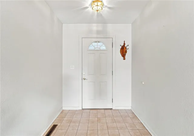 Photo 3 of Single family home for sale at 16 Twin Peak Dr, Holiday Island, AR 72631 | MLS# 1361310 | Listing updated on 2026-09-06