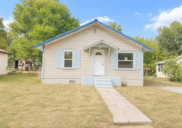Photo 1 of Sale Pending at 510 4th Street, Anderson, MO 64831 | MLS# 1361317 | Listing updated on 2026-09-10