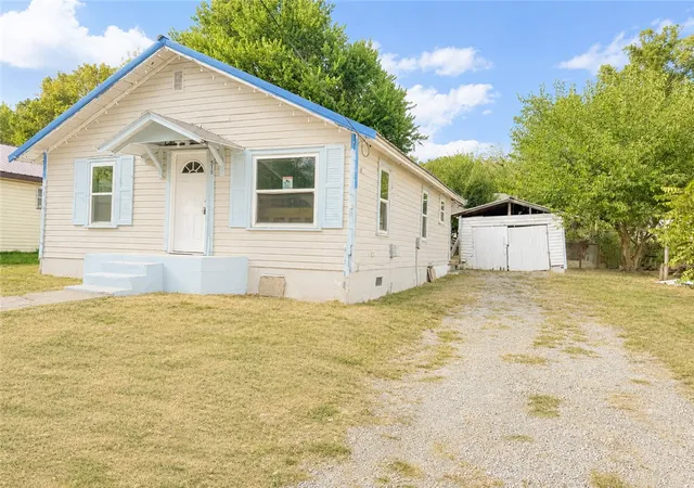 Photo 3 of Sale Pending at 510 4th Street, Anderson, MO 64831 | MLS# 1361317 | Listing updated on 2026-09-10