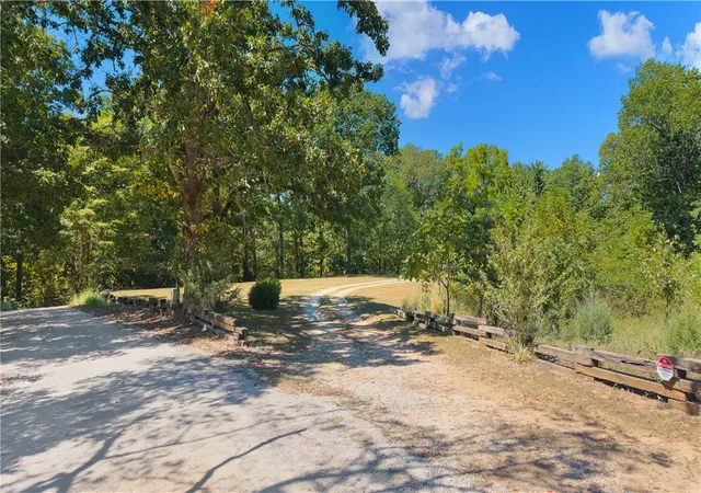 Photo 2 of Single family home for sale at 25940 Farm Rd 1070, Seligman, MO 65745 | MLS# 1361309 | Listing updated on 2026-09-06