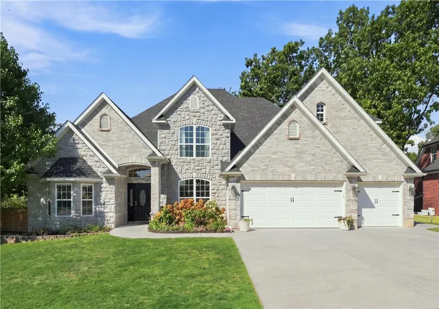 Photo 1 of Sale Pending at 1300 Ne Plymouth Dr, Bentonville, AR 72712 | MLS# 1361191 | Listing updated on 2026-09-14