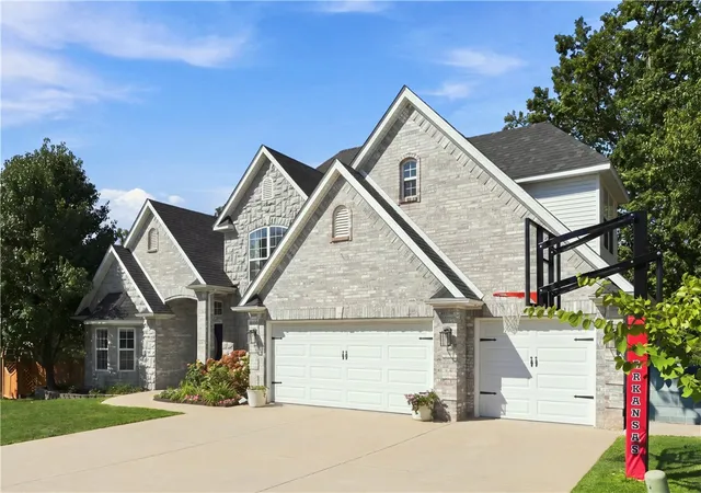 Photo 2 of Sale Pending at 1300 Ne Plymouth Dr, Bentonville, AR 72712 | MLS# 1361191 | Listing updated on 2026-09-14