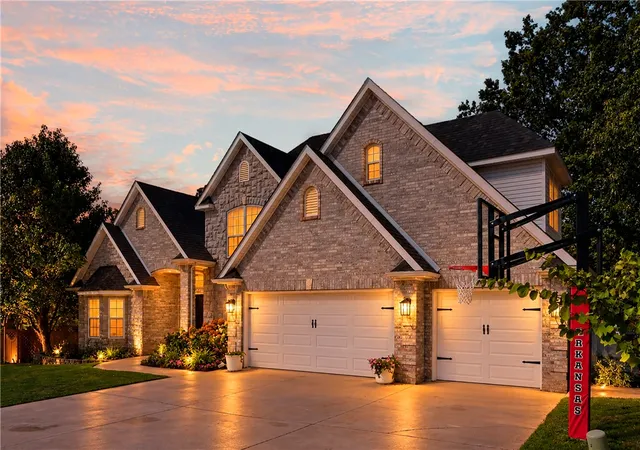 Photo 4 of Sale Pending at 1300 NE Plymouth Dr, Bentonville, AR 72712 | MLS# 1361191 | Listing updated on 2026-09-14