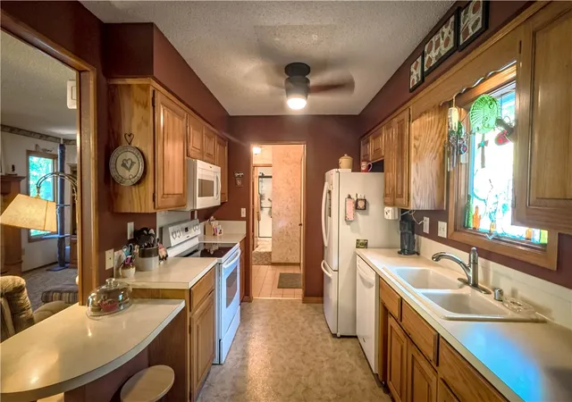 Photo 3 of Sale Pending at 7 Kirkoswald Ln, Bella Vista, AR 72715 | MLS# 1361264 | Listing updated on 2026-09-10