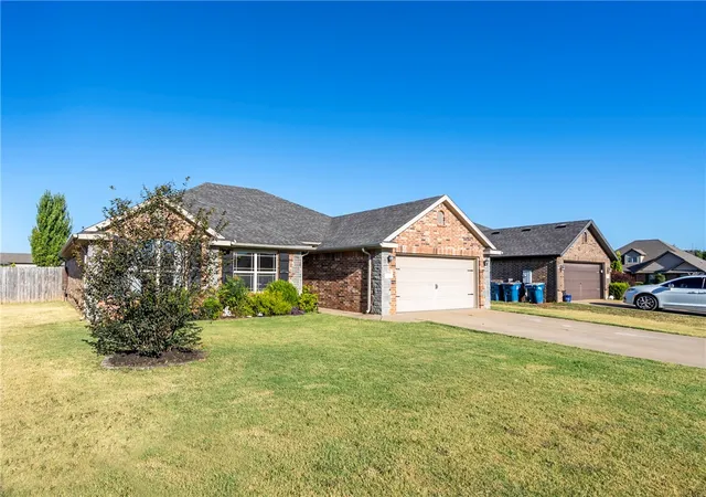 Photo 3 of Single family home for sale at 702 Sw Cabriolet St, Bentonville, AR 72712 | MLS# 1361142 | Listing updated on 2026-09-07