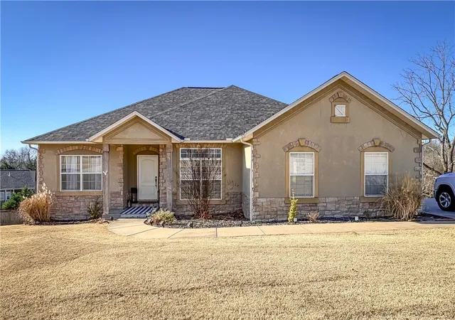 Photo 1 of Single family home for sale at 1220 W Holt Ave, Harrison, AR 72601 | MLS# 1360832 | Listing updated on 2026-09-08