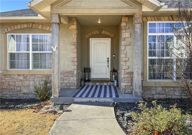 Photo 3 of Single family home for sale at 1220 W Holt Ave, Harrison, AR 72601 | MLS# 1360832 | Listing updated on 2026-09-08