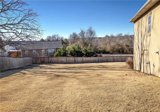Photo 3 of Single family home for sale at 1220 W Holt Ave, Harrison, AR 72601 | MLS# 1360832 | Listing updated on 2026-09-08